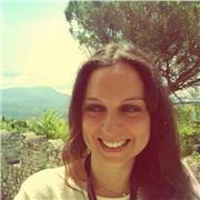 Insegnante di lettere appassionata di didattica impartisce lezioni di persona e online per studenti di medie, superiori e adulti